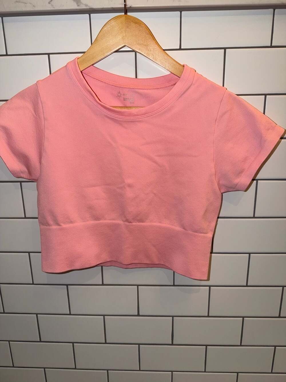 Offline by Aerie Real Me Seamless Short Sleeve Crop Top flaw on neck